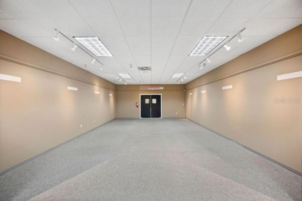 Empty room, Interior, Recessed Lighting