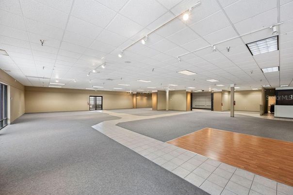 Empty room, Interior, Recessed Lighting