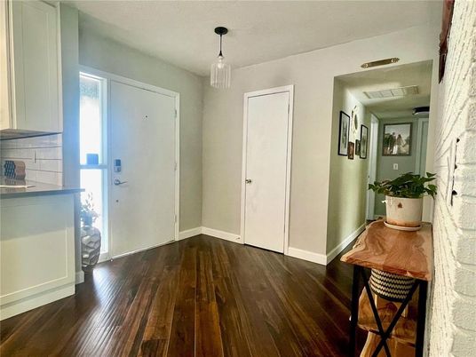 Interior, Pendant Lights, Wood Texture Flooring