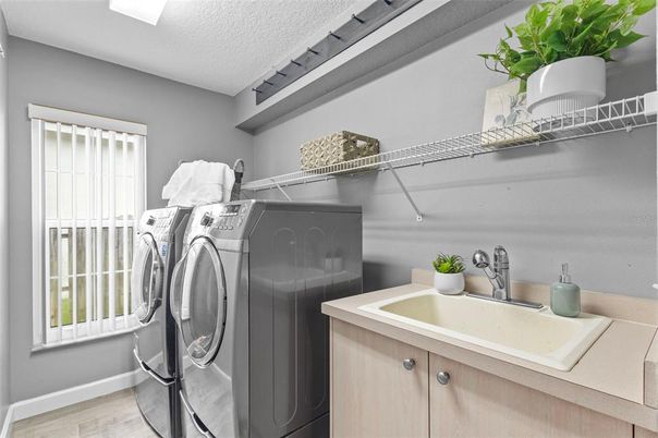 Interior, Washer, Wood Texture Flooring