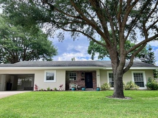Backyard, Exterior, Facade, Ranch