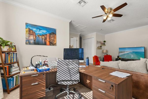 Home Office, Interior