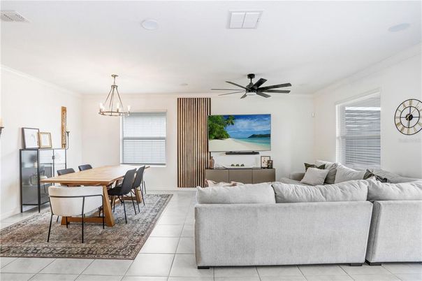 Dining room, Interior, Living room, Pendant Lights