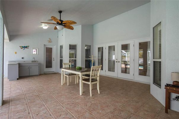 Dining room, Interior