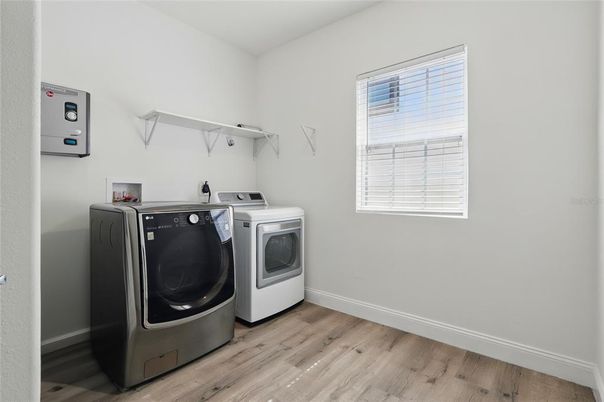 Interior, Washer, Wood Texture Flooring