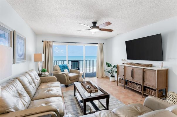 Interior, Living room, Water