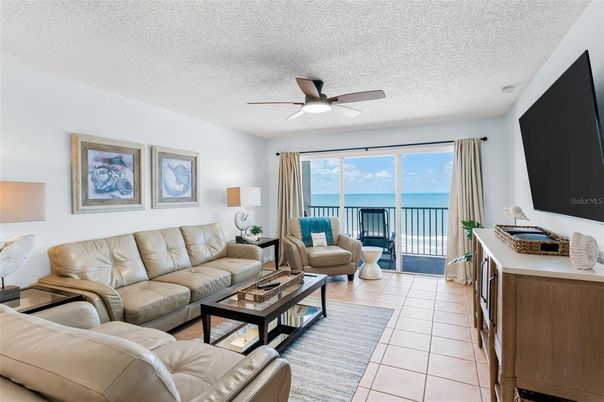 Interior, Living room, Water
