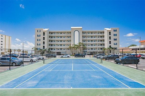 Exterior, Tennis Courts