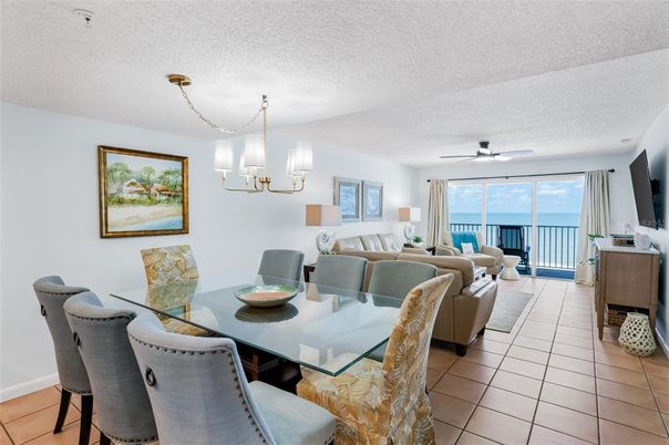 Chandelier, Dining room, Interior, Living room, Water