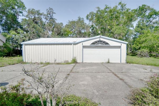 Detached Garage, Exterior