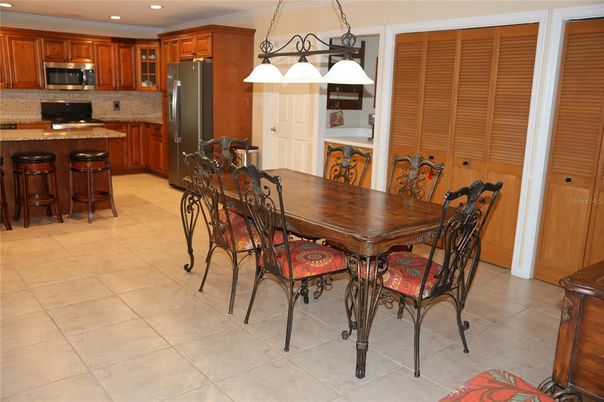 Dining room, Interior, Kitchen, Pendant Lights, Recessed Lighting, Stainless Steel Appliances