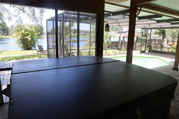 Exterior, Interior, Pool, Sun Room, Water