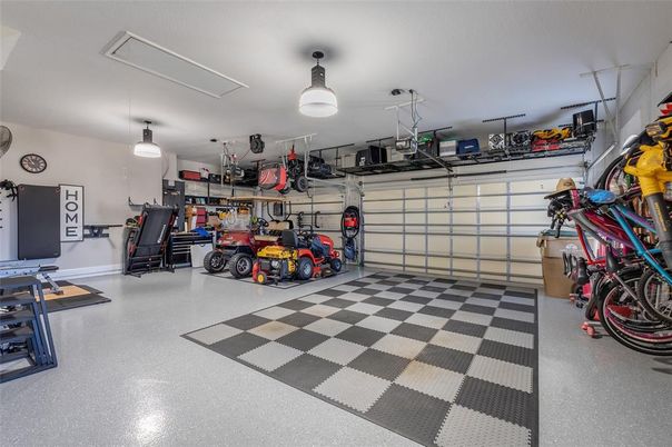 Garage, Interior