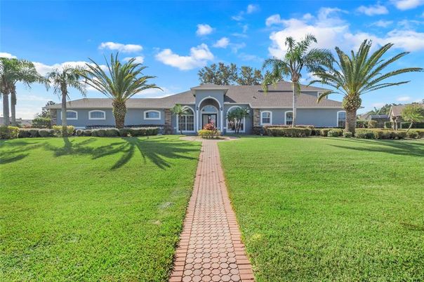 Backyard, Exterior, Facade, Ranch