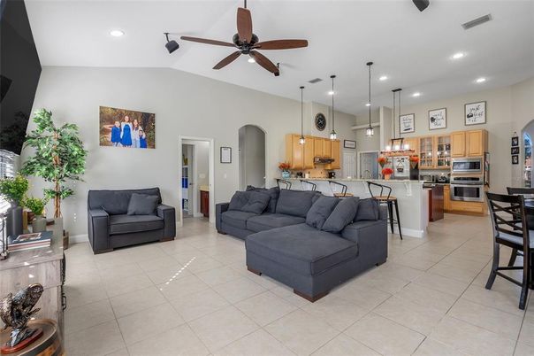 Interior, Kitchen, Living room, Pendant Lights, Recessed Lighting, Stainless Steel Appliances