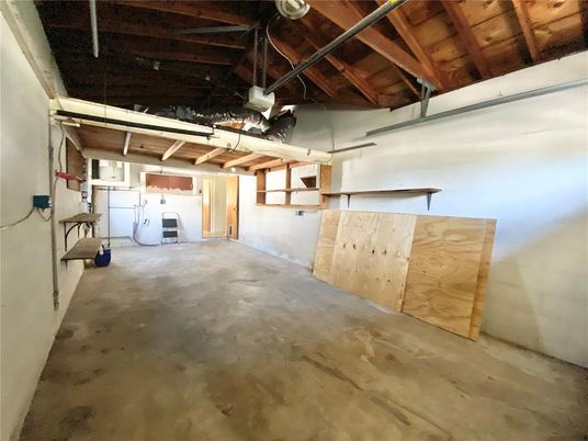 Garage, Interior, Wooden Beams, Wooden Ceilings
