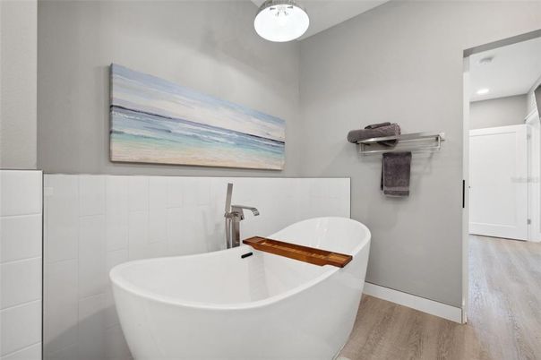 Bathroom, Free Standing Baths, Interior, Recessed Lighting, Wood Texture Flooring