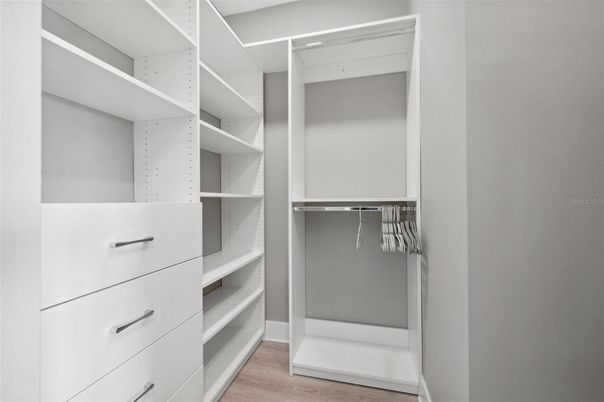 Interior, Walk-in Closets, Wood Texture Flooring