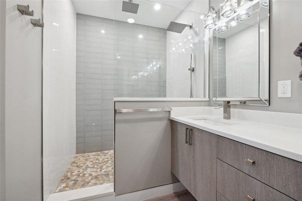Bathroom, Interior, Recessed Lighting