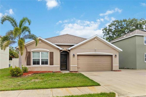 Attached, Exterior, Facade, Ranch