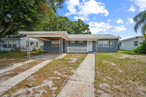 Backyard, Exterior, Facade, Ranch