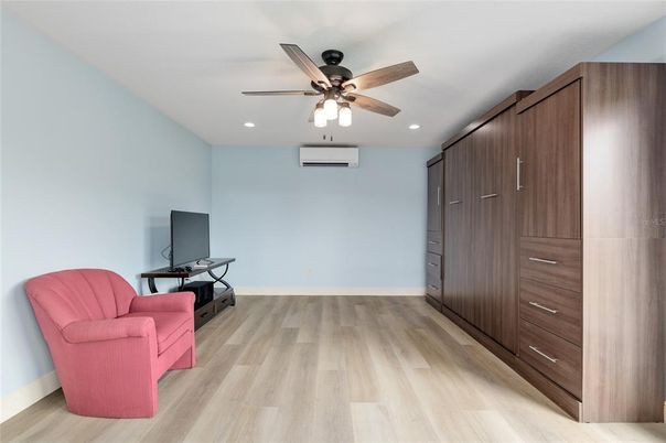 Interior, Recessed Lighting, Wood Texture Flooring