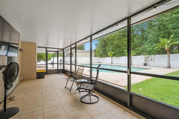 Interior, Pool, Sun Room