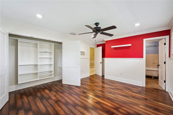 Empty room, Interior, Recessed Lighting, Walk-in Closets, Wood Texture Flooring