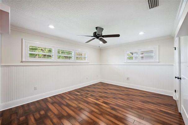 Empty room, Interior, Recessed Lighting, Wood Texture Flooring