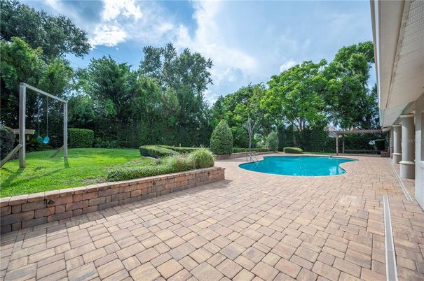 Exterior, Playground, Pool