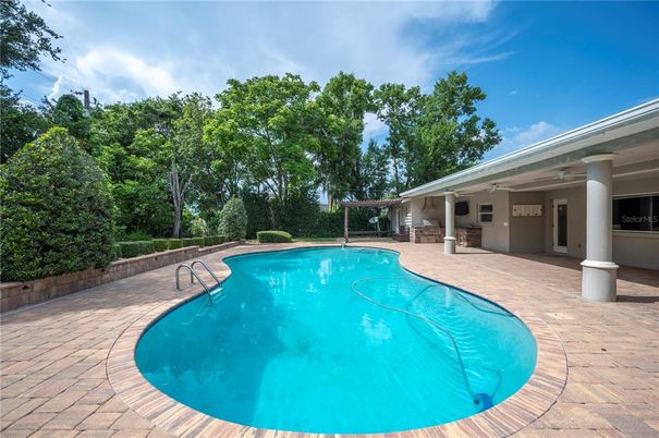 Exterior, Pool