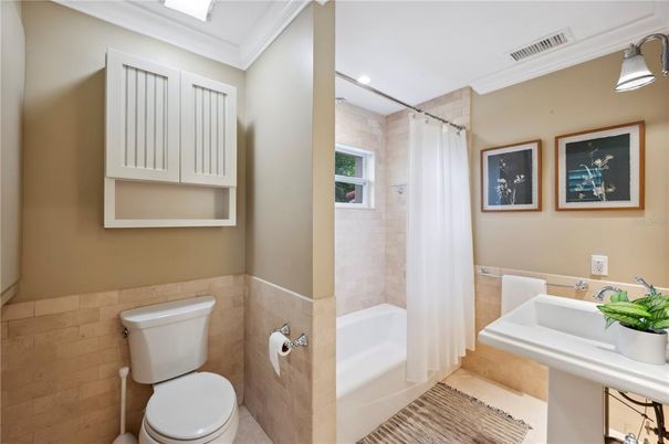 Bathroom, Interior, Recessed Lighting