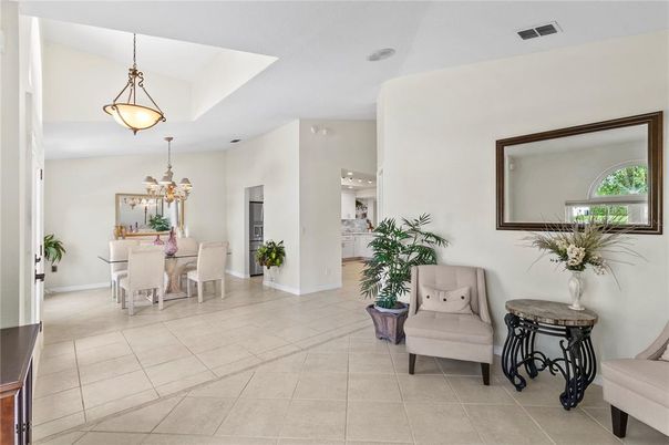 Chandelier, Dining room, Interior, Pendant Lights