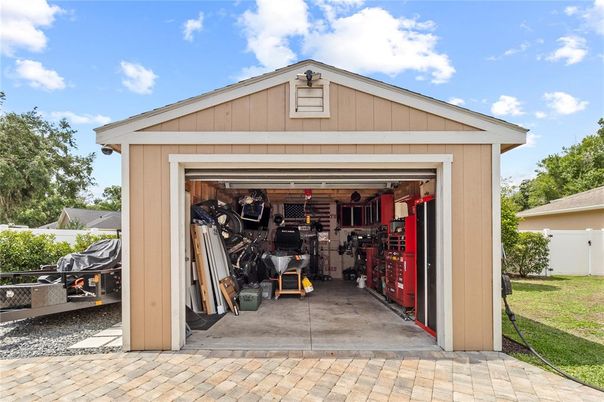 Detached Garage, Exterior