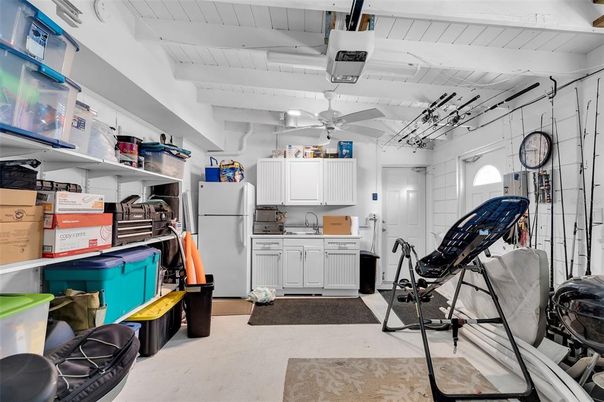 Garage, Interior