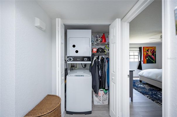 Interior, Utility Closets, Washer, Wood Texture Flooring
