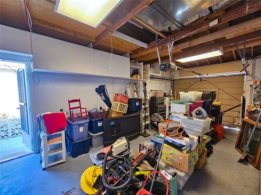 Garage, Interior, Wooden Beams