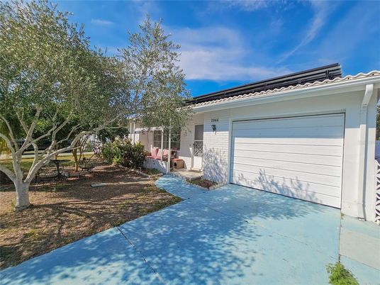 Detached Garage, Exterior