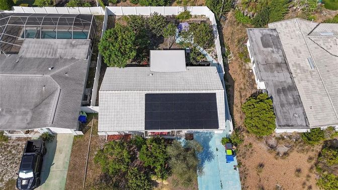Exterior, Drone