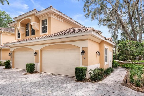 Attached, Exterior, Facade, Mediterranean