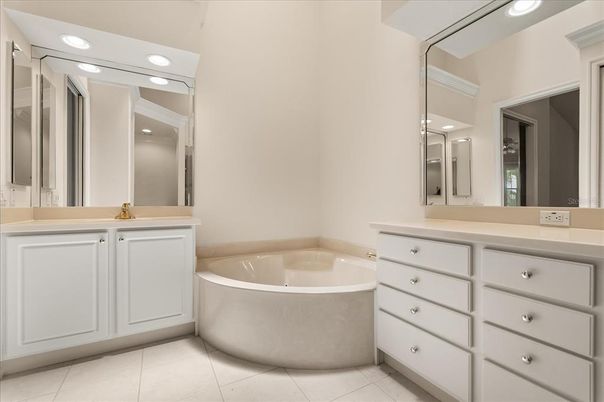 Bathroom, Dual Sink Vanities, Free Standing Baths, Interior, Recessed Lighting