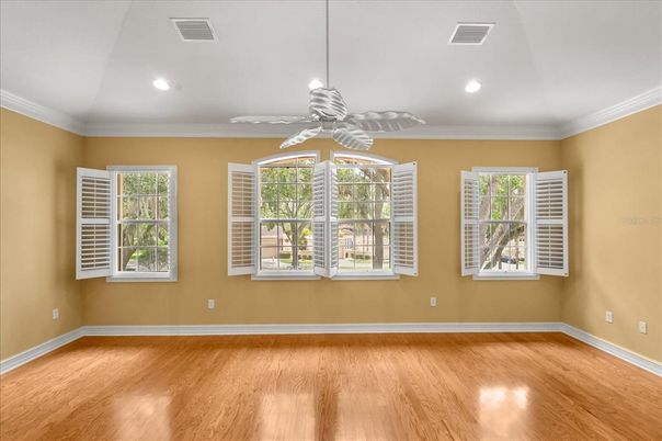 Empty room, Interior, Recessed Lighting, Wood Texture Flooring