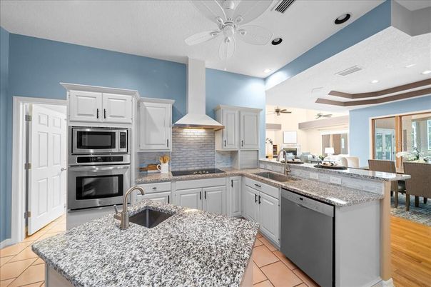 Dining room, Interior, Kitchen, Recessed Lighting, Stainless Steel Appliances