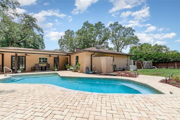 Exterior, Pool