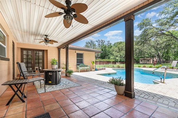 Exterior, Pool