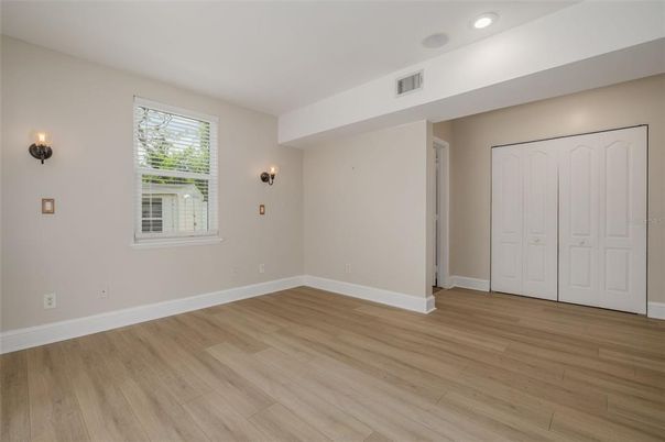 Empty room, Interior, Recessed Lighting, Wood Texture Flooring