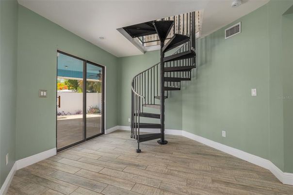 Interior, Recessed Lighting, Wood Texture Flooring