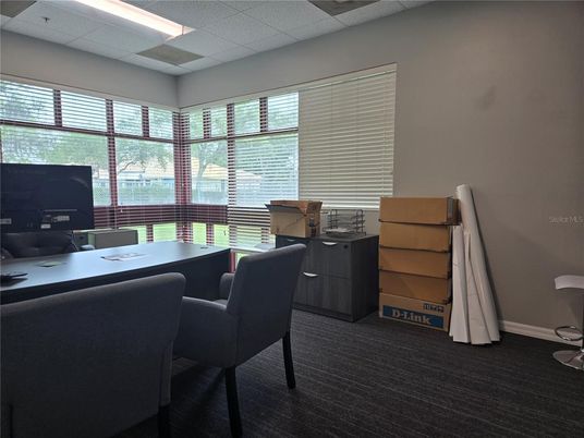 Home Office, Interior
