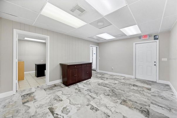 Empty room, Interior, Marble, Recessed Lighting