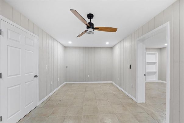 Empty room, Interior, Recessed Lighting